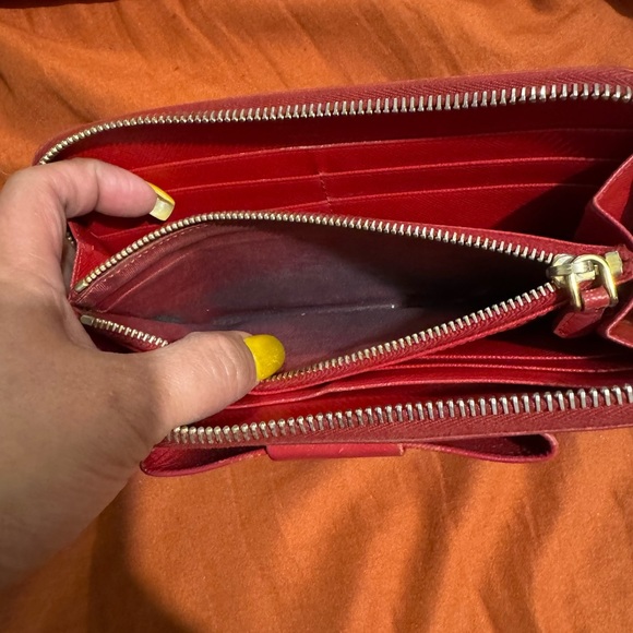 Prada Red Bow Wallet - Picture 8 of 8